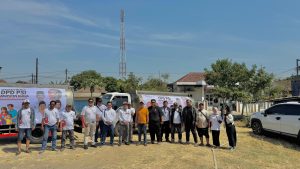 Ketua DPD PSI Kudus Antoni Alfin dan Kader PSI Fran Nugroho juga Kades Setrokalangan Didik Handono beserta jajaran DPD &DPC PSI Kudus (foto;KBU)