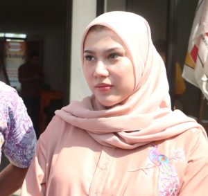 Wabup Bellinda Birton memberikan penjelasan ke awak media